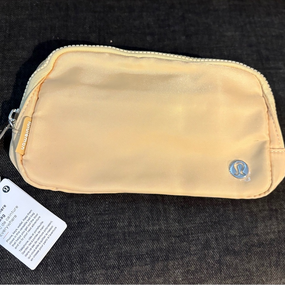 Lululemon  Pouch